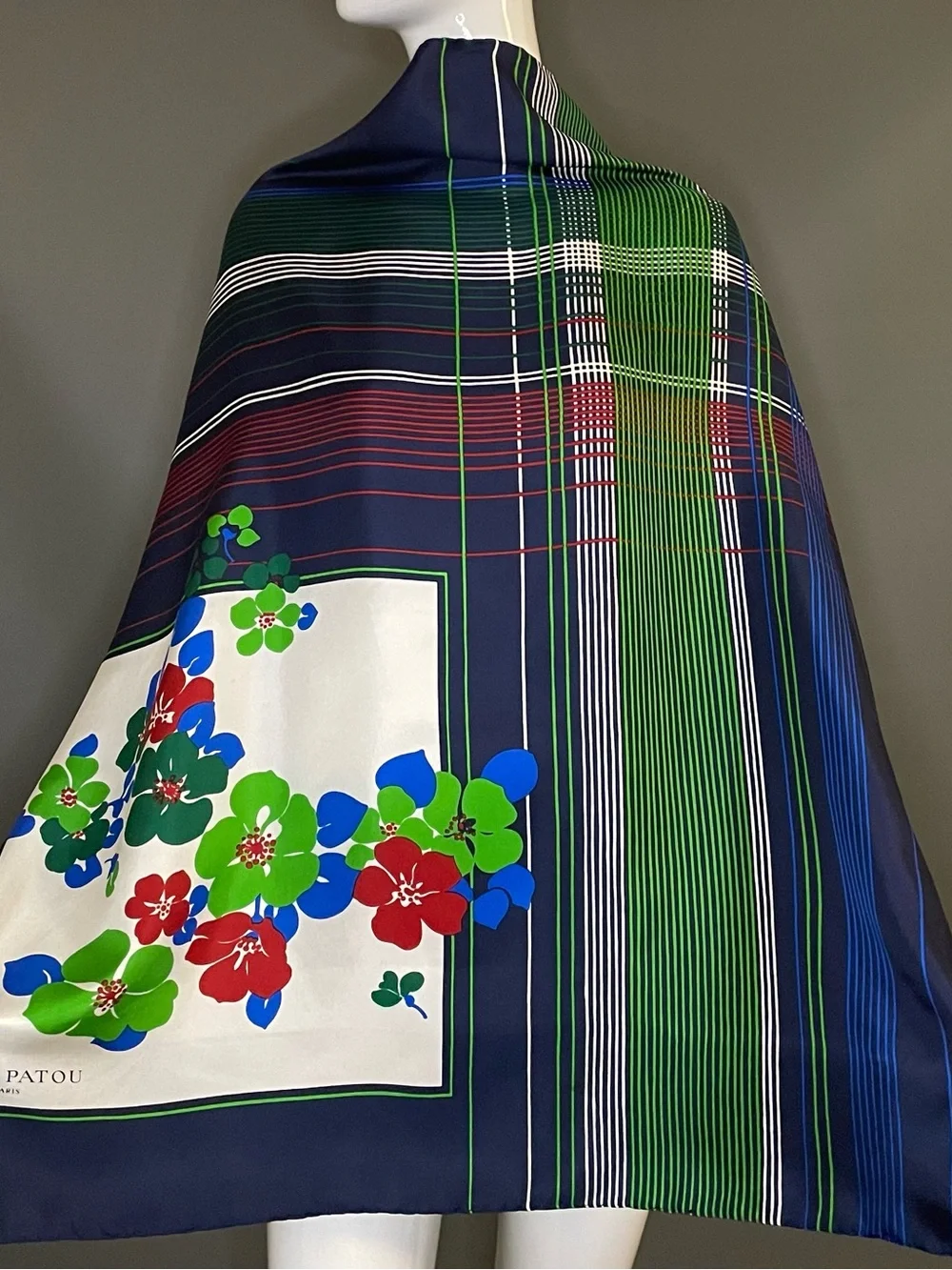 Gorg Vintage Jean Patou Silk Scarf 34 In Very Good Condition